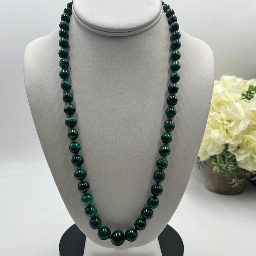 Malachite Vibrant Green with Banding Graduated Round Polished Beaded Necklace‎